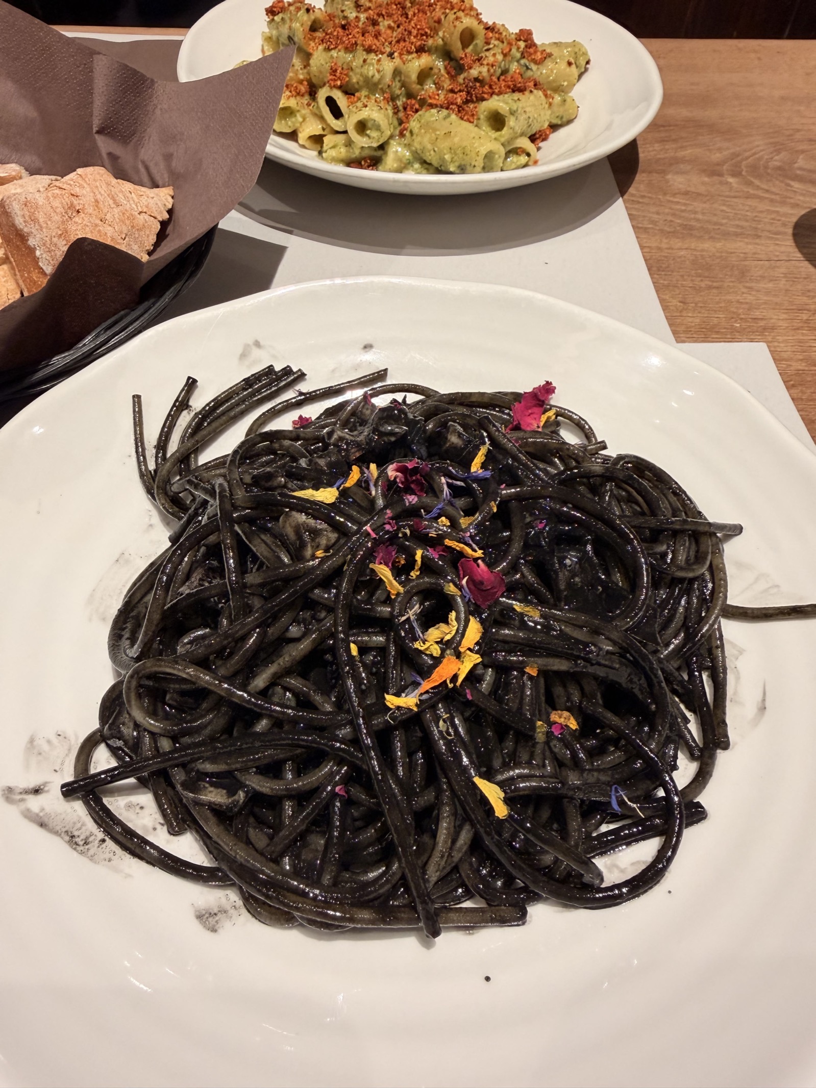 Squid ink spaghetti at Cantina Dospade in Venice