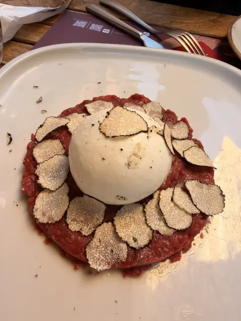 beef tartar with burrata